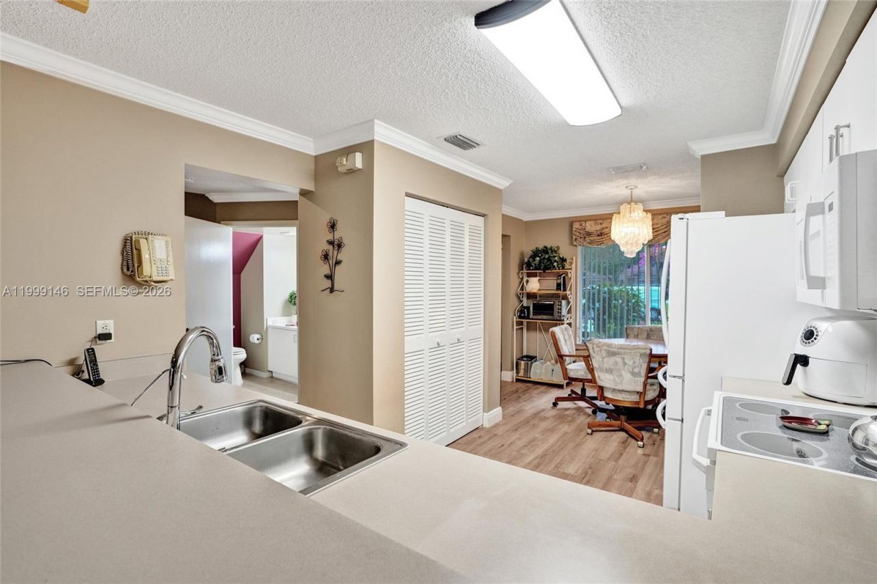 11155 SW 17th Mnr, Davie, FL 33324 Photo