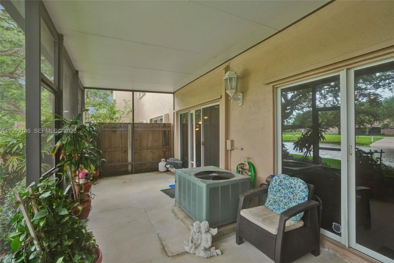 11155 SW 17th Mnr, Davie, FL 33324 Photo