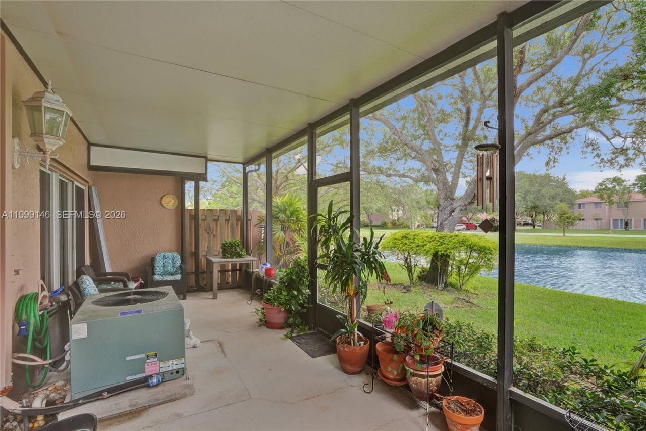 11155 SW 17th Mnr, Davie, FL 33324 Photo