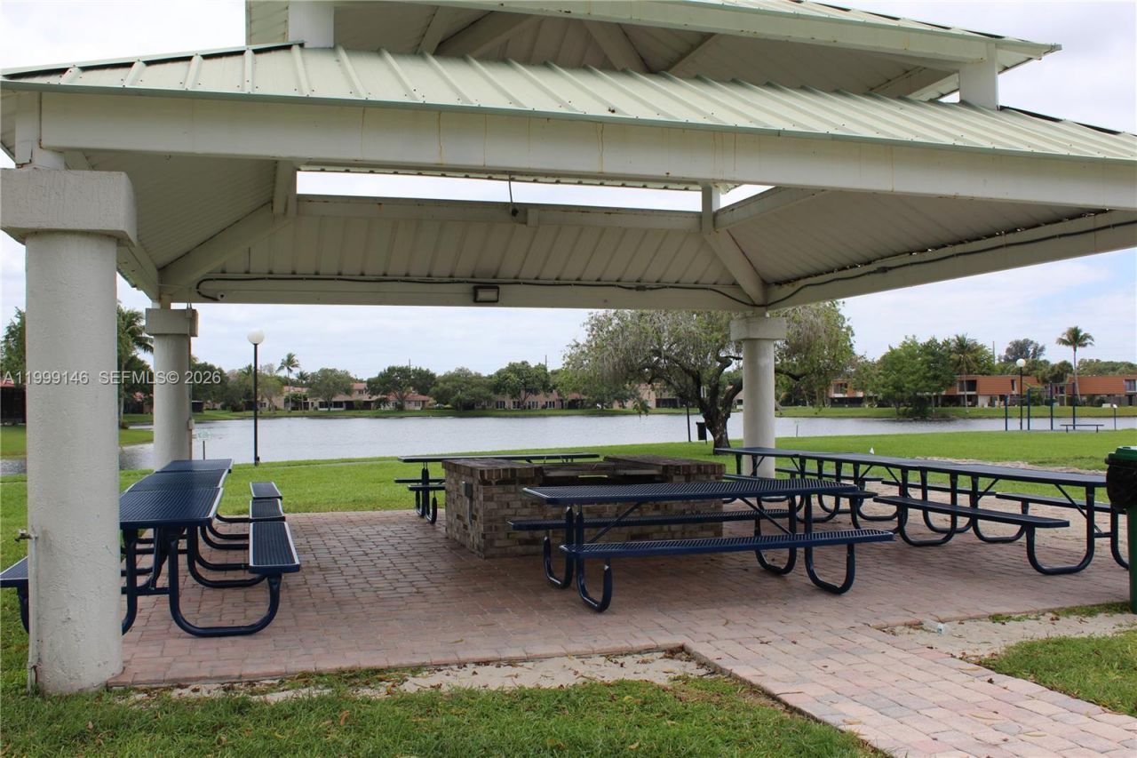 11155 SW 17th Mnr, Davie, FL 33324 Photo