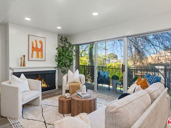 14850 Hesby Street, Unit 203, Sherman Oaks, CA 91403