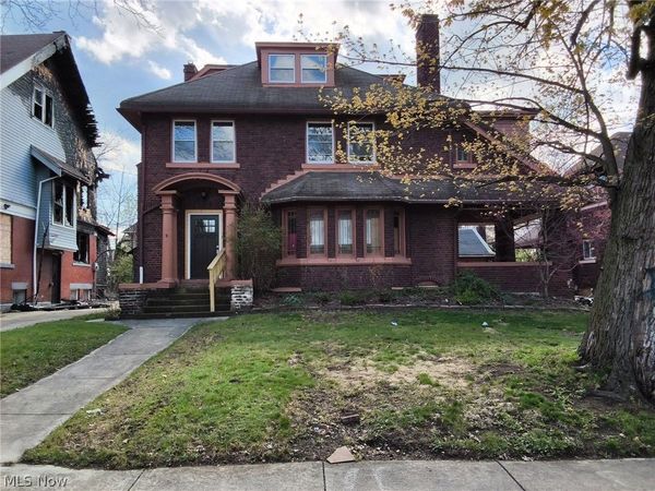 1818 Farmington Road, East Cleveland, OH 44112