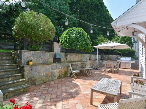 10 Radcliffe Rd, Belmont, MA 02478