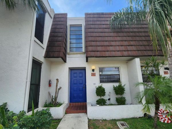 1504 NW 89th Terrace, Unit 1504, Pembroke Pines, FL 33024