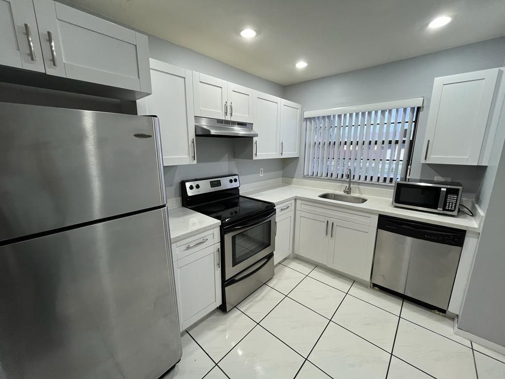 1504 NW 89th Terrace, Unit 1504, Pembroke Pines, FL 33024 Photo
