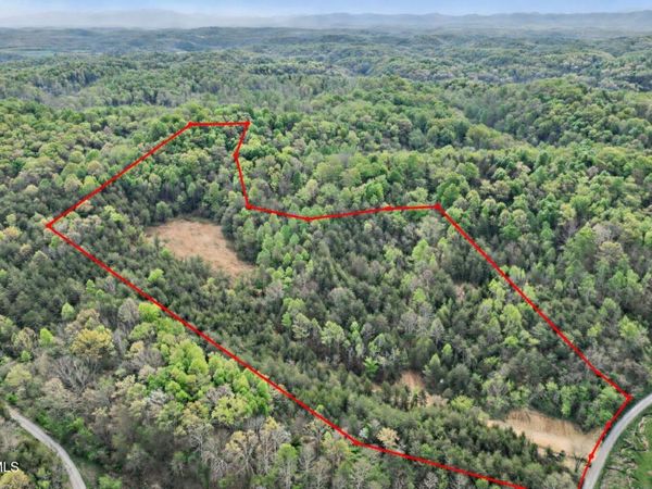 2692 Bear Creek Road, Bybee, TN 37713