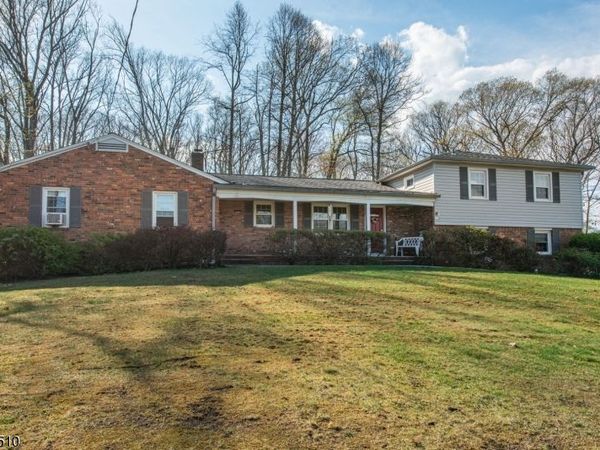 320 Reynolds Ave, Parsippany-Troy Hills, NJ 07054