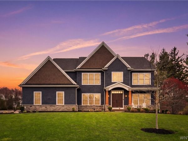 17 Woodthrush, Orchard Park, NY 14127