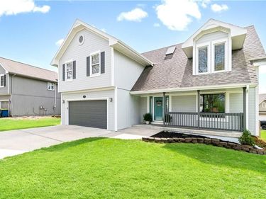 1201 Aspen Drive, Smithville, MO 64089