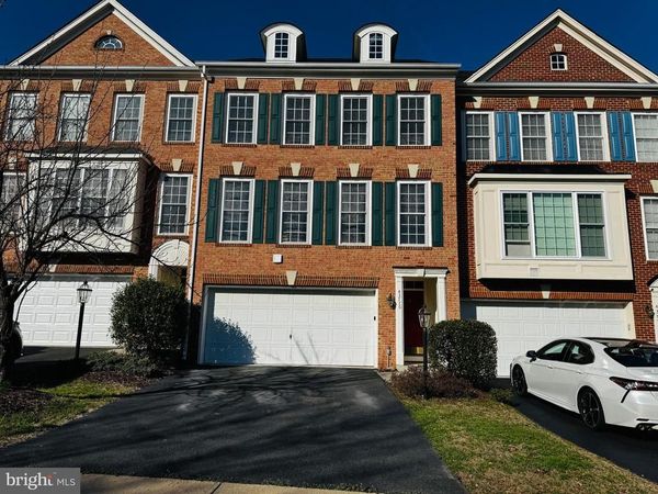 43776 SMITH SQUARE, LEESBURG, VA 20176