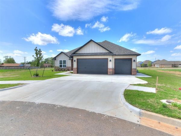 2801 Summit Hollow Circle, Norman, OK 73071