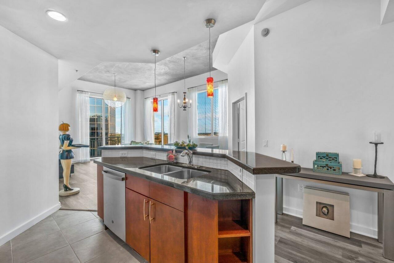 300 S Australian Avenue, Unit 1605, West Palm Beach, FL 33401 Photo