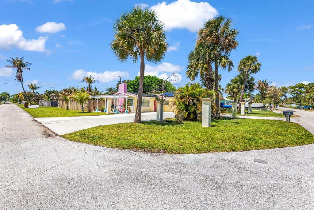 614 SE Flamingo Avenue, Stuart, FL 34996 Photo