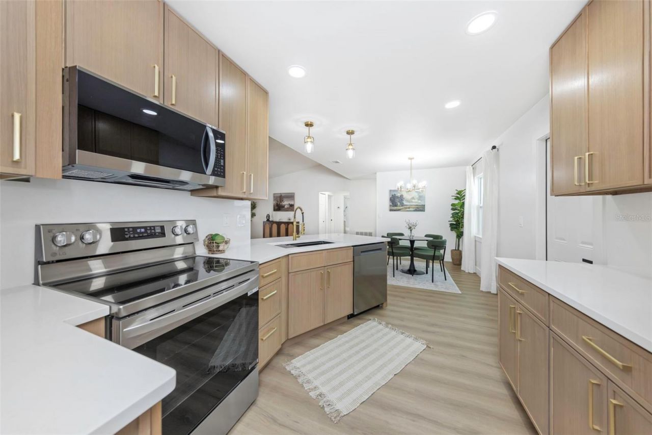 12909 Pineway Drive, Largo, FL 33773 Photo