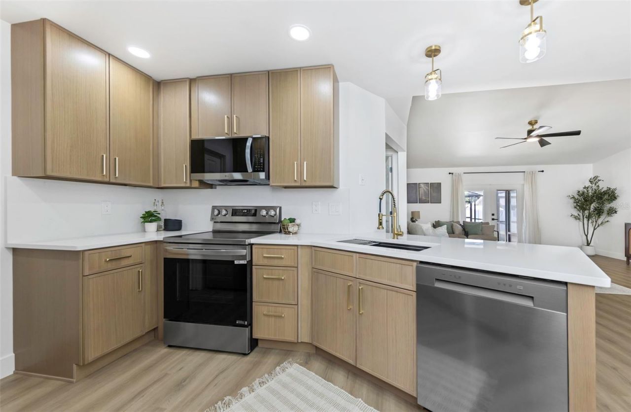 12909 Pineway Drive, Largo, FL 33773 Photo