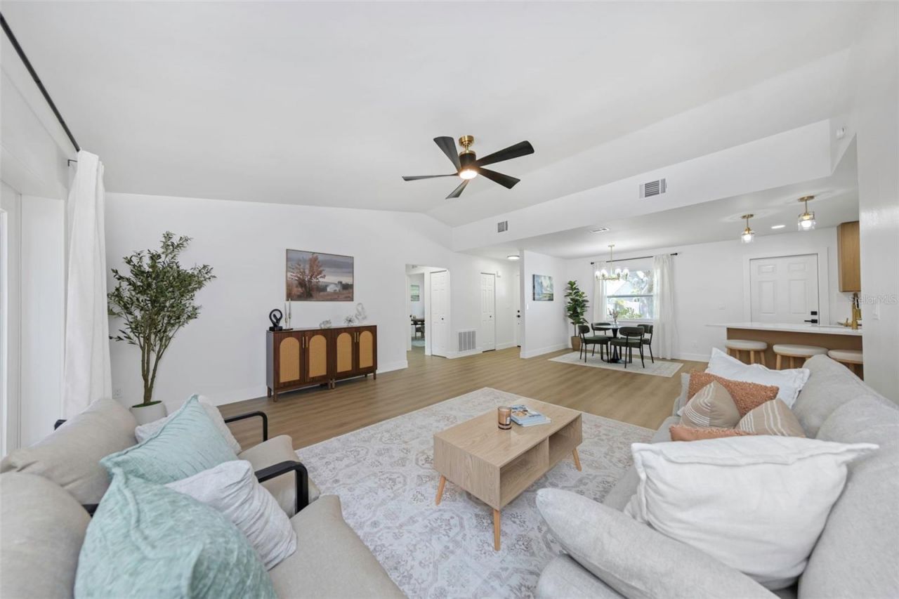 12909 Pineway Drive, Largo, FL 33773 Photo