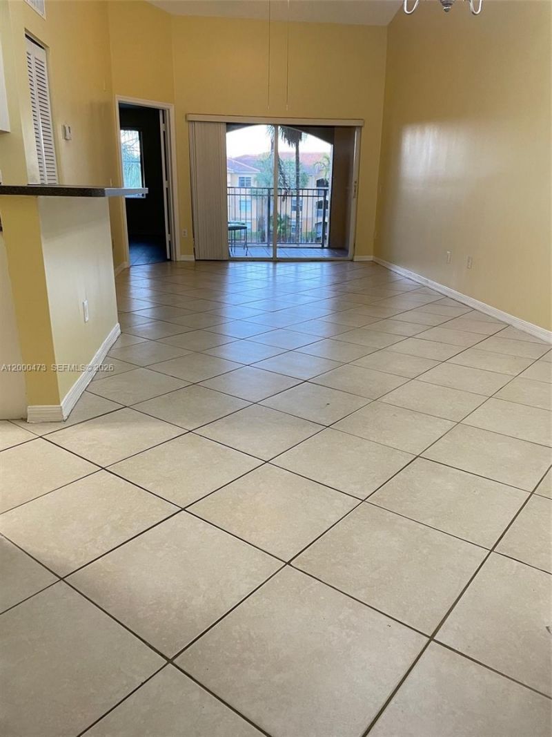 9645 NW 1st Ct, Unit 1-303, Pembroke Pines, FL 33024 Photo