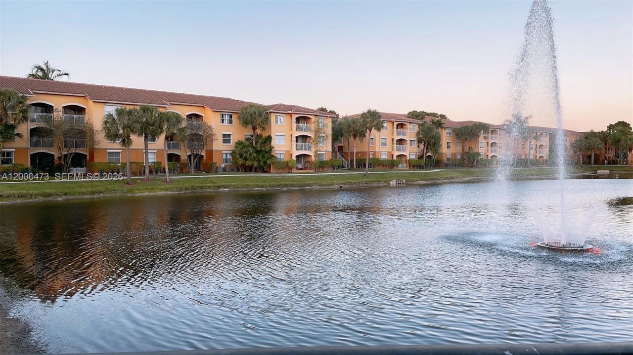 9645 NW 1st Ct, Unit 1-303, Pembroke Pines, FL 33024 Photo