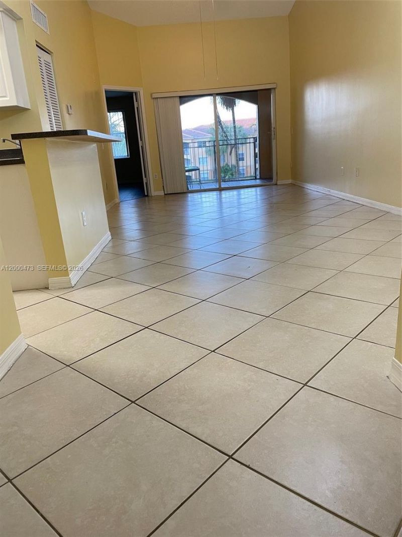 9645 NW 1st Ct, Unit 1-303, Pembroke Pines, FL 33024 Photo