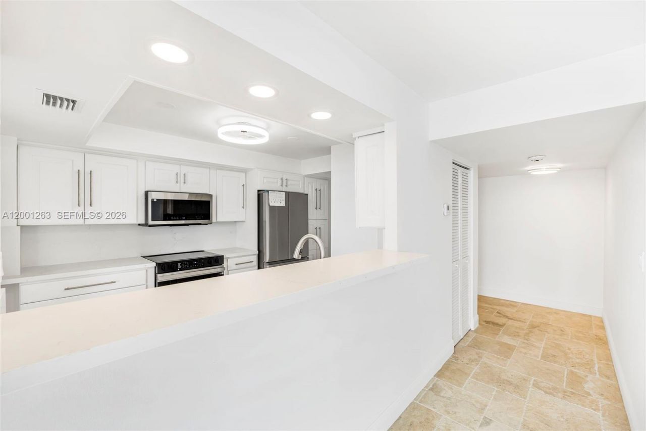 1420 Brickell Bay Dr, Unit 1401A, Miami, FL 33131 Photo