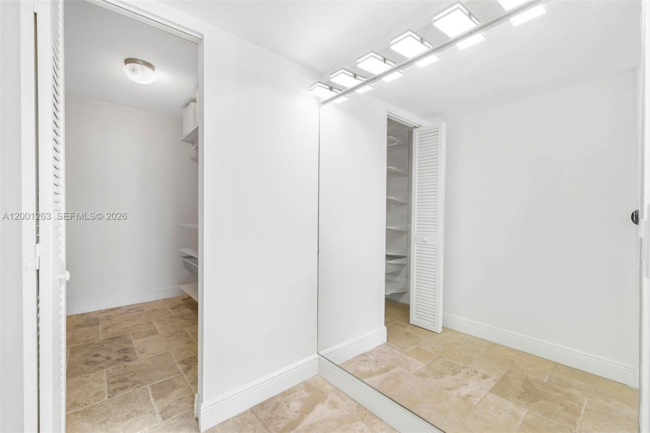 1420 Brickell Bay Dr, Unit 1401A, Miami, FL 33131 Photo