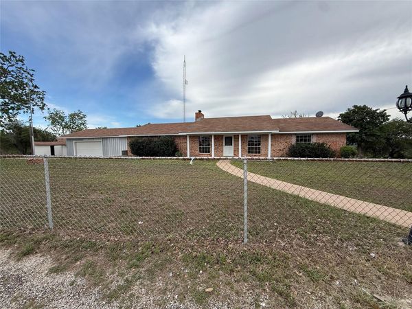 713 Fm 153, Smithville, TX 78957