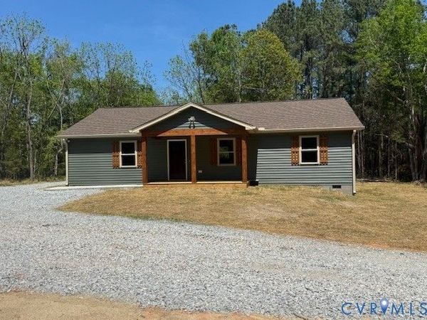 744 Robertsons Road , Blackstone, VA 23824