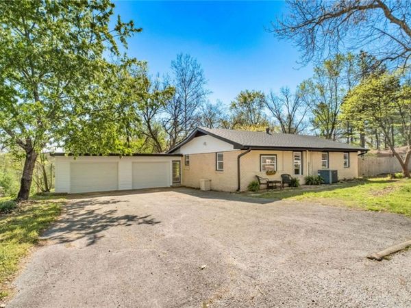1280 Coler Drive , Pea Ridge, AR 72751