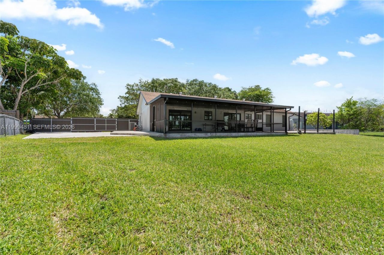 18462 SW 88th Pl, Cutler Bay, FL 33157 Photo