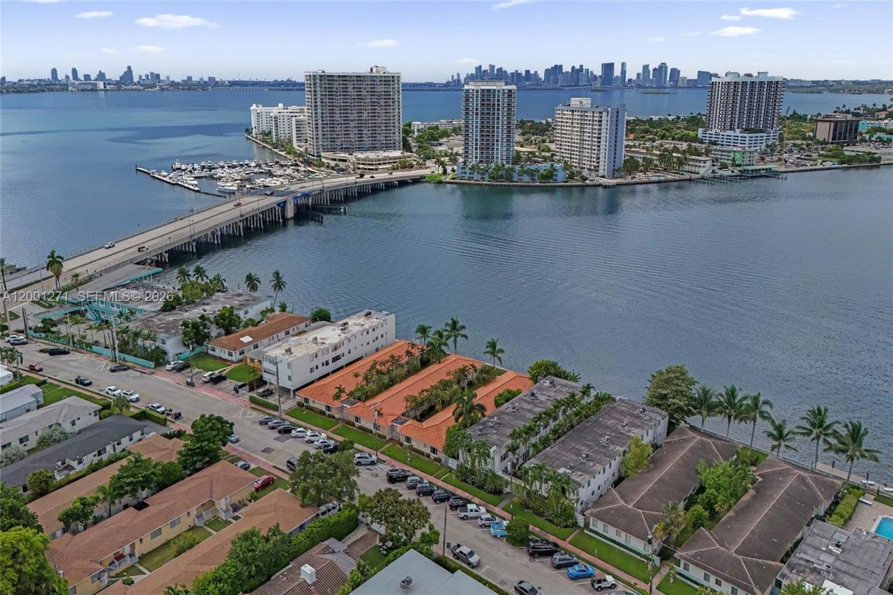 2170 Bay Dr, Unit 3-20, Miami Beach, FL 33141 Photo