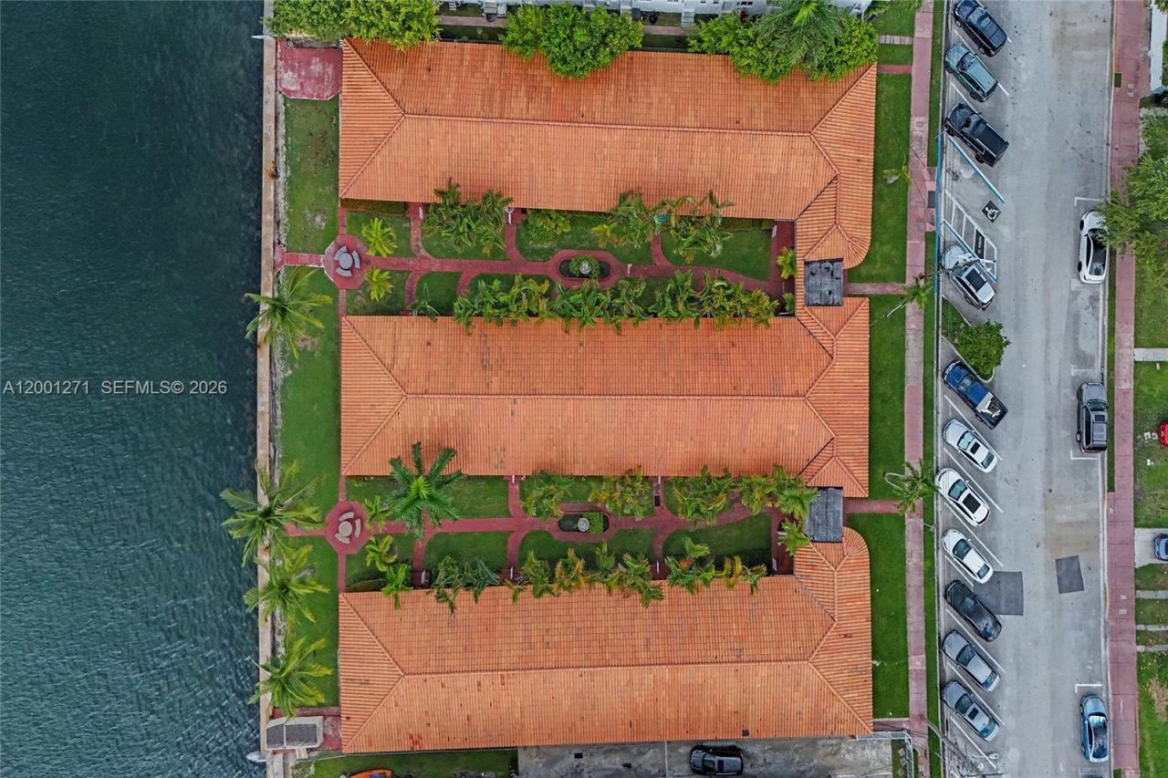 2170 Bay Dr, Unit 3-20, Miami Beach, FL 33141 Photo