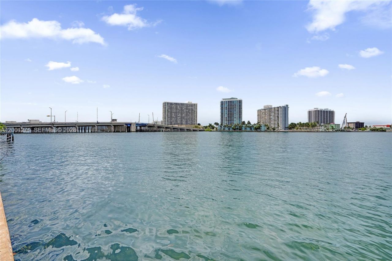 2170 Bay Dr, Unit 3-20, Miami Beach, FL 33141 Photo