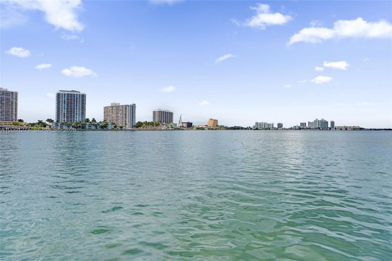 2170 Bay Dr, Unit 3-20, Miami Beach, FL 33141 Photo