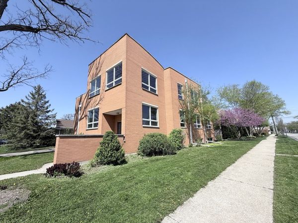2201 N 77th Avenue, Elmwood Park, IL 60707