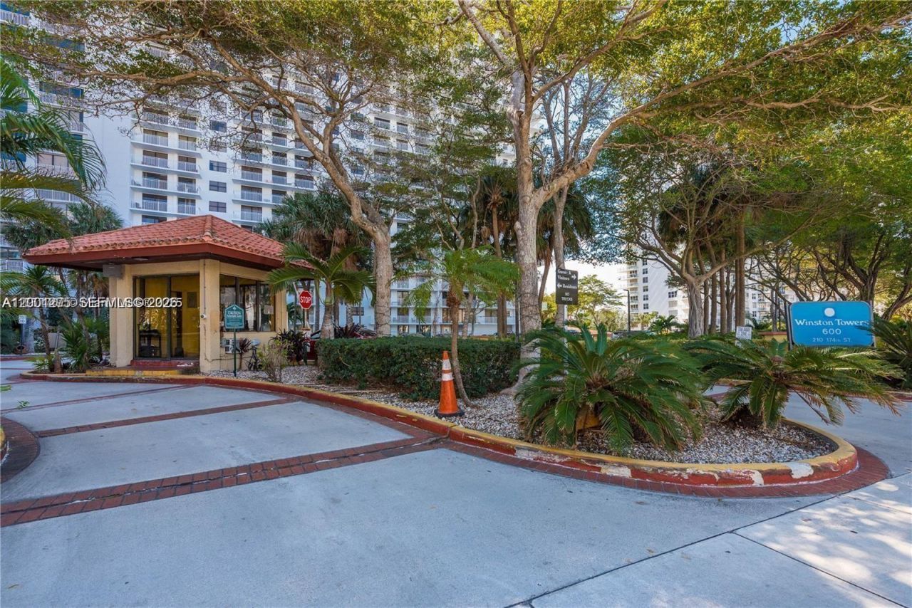 210 174th St, Unit 2202, Sunny Isles Beach, FL 33160 Photo
