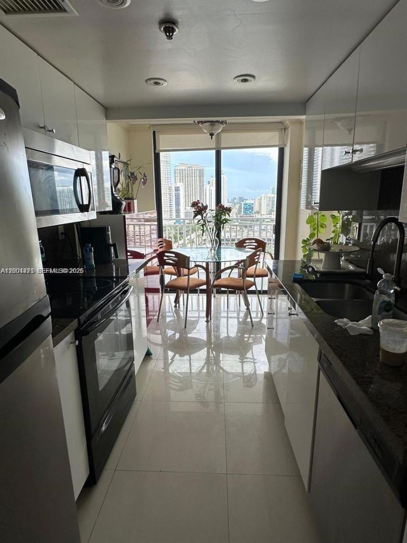 210 174th St, Unit 2202, Sunny Isles Beach, FL 33160 Photo