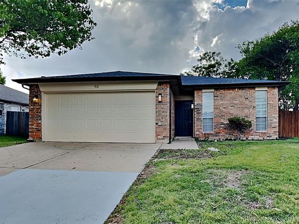 912 Fenway Lane, Saginaw, TX 76179