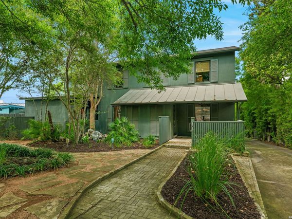 404 Sheraton, Terrell Hills, TX 78209