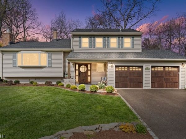 48 Hastings Rd, Berkeley Heights, NJ 07922