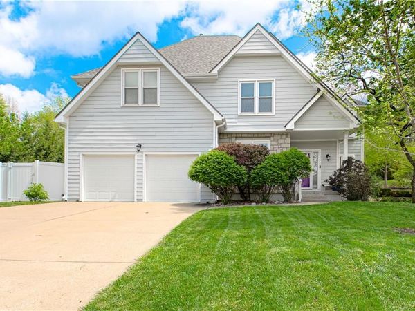 6913 RED OAK Drive, Shawnee, KS 66217