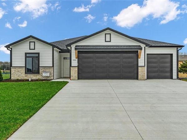 1006 Bluestem Circle, Baldwin City, KS 66006