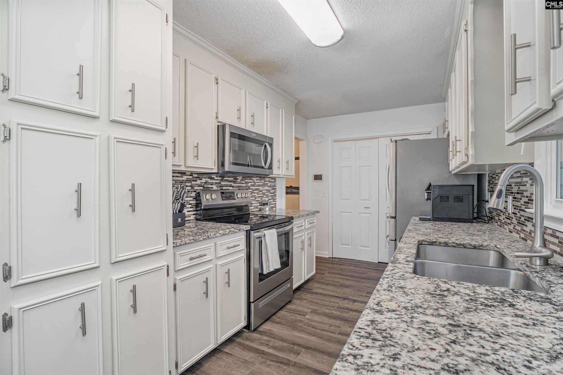 300 Rollingwood Drive  Photo 13