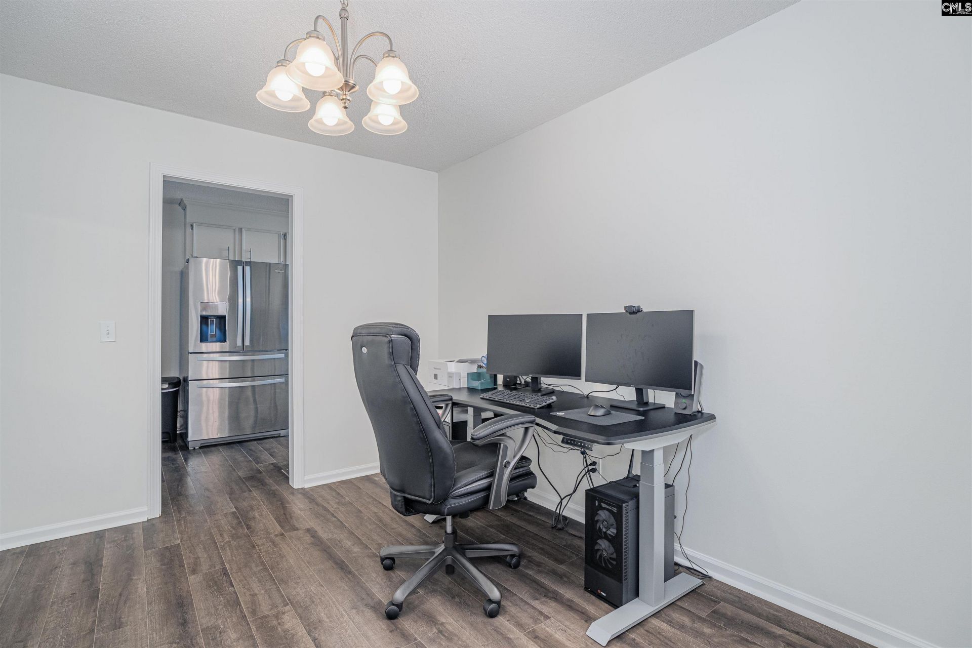 300 Rollingwood Drive  Photo 16