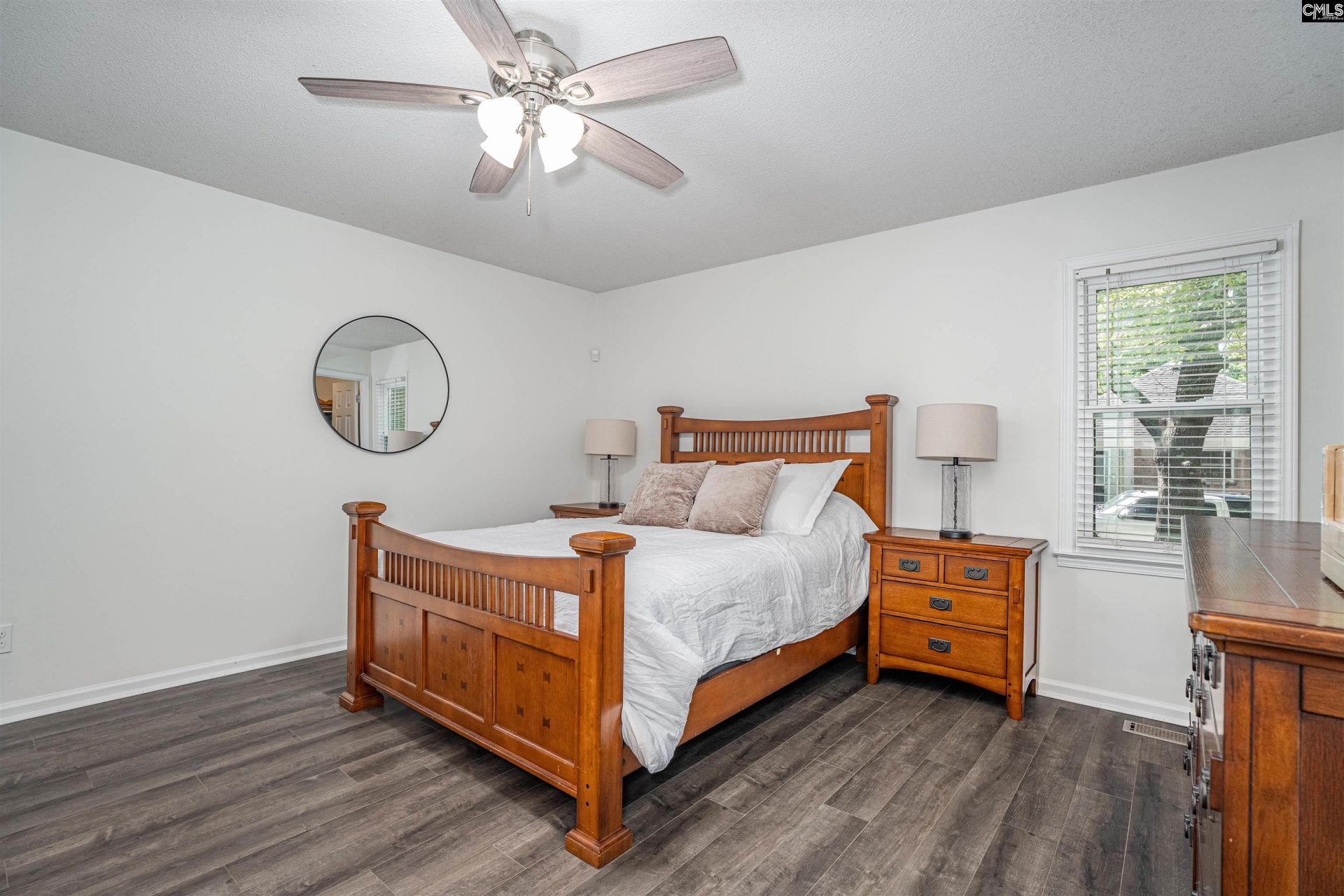 300 Rollingwood Drive  Photo 18