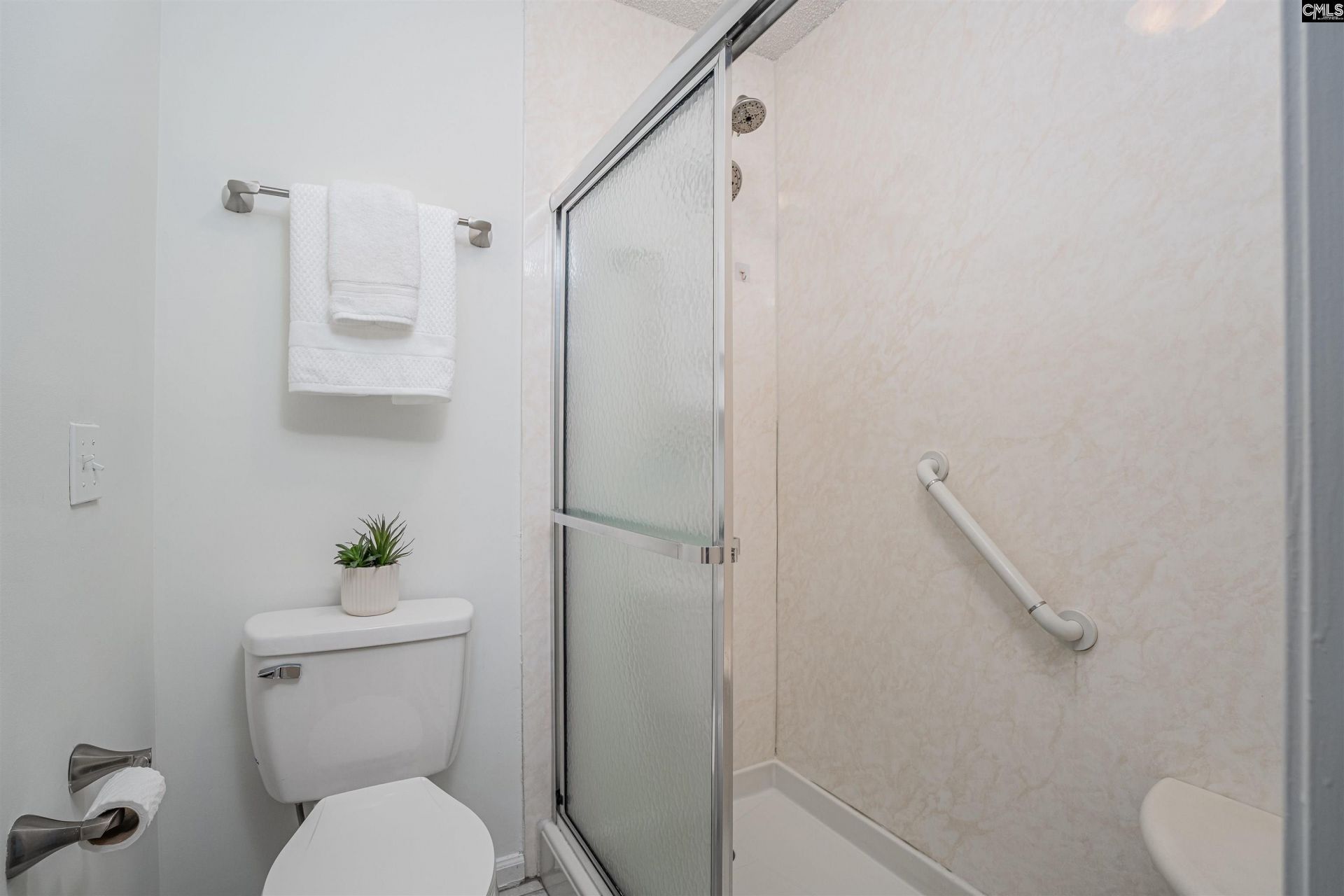 300 Rollingwood Drive  Photo 23