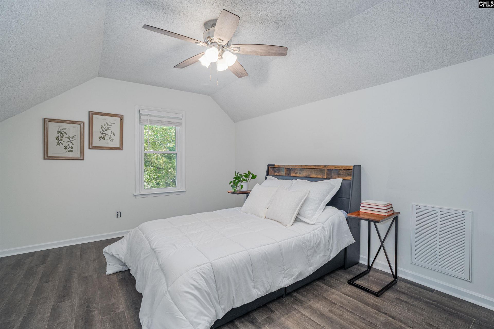 300 Rollingwood Drive  Photo 26