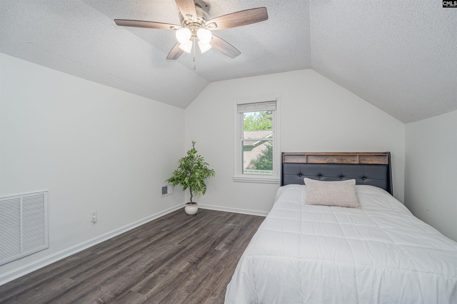 300 Rollingwood Drive  Photo 28