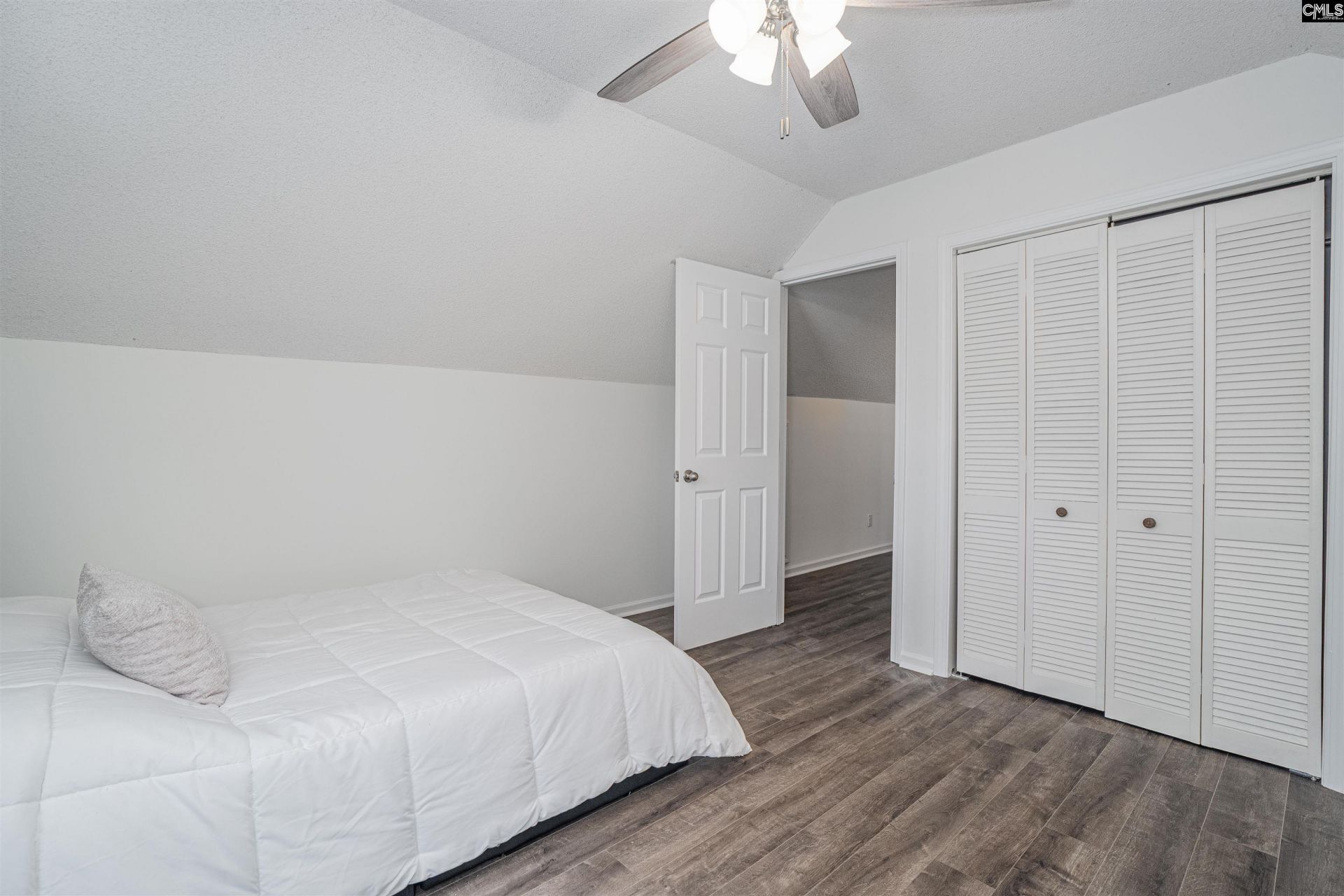 300 Rollingwood Drive  Photo 29