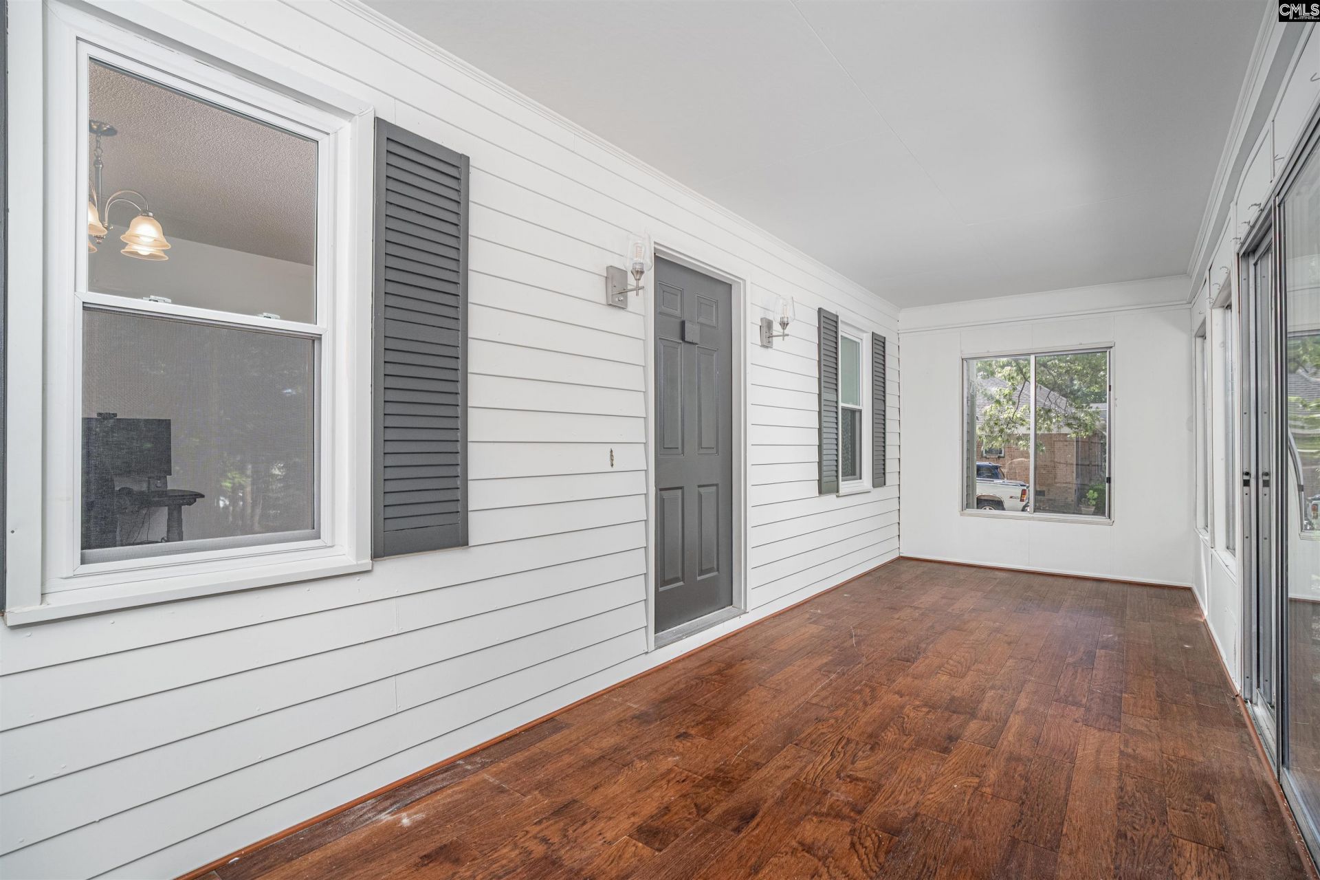 300 Rollingwood Drive  Photo 5