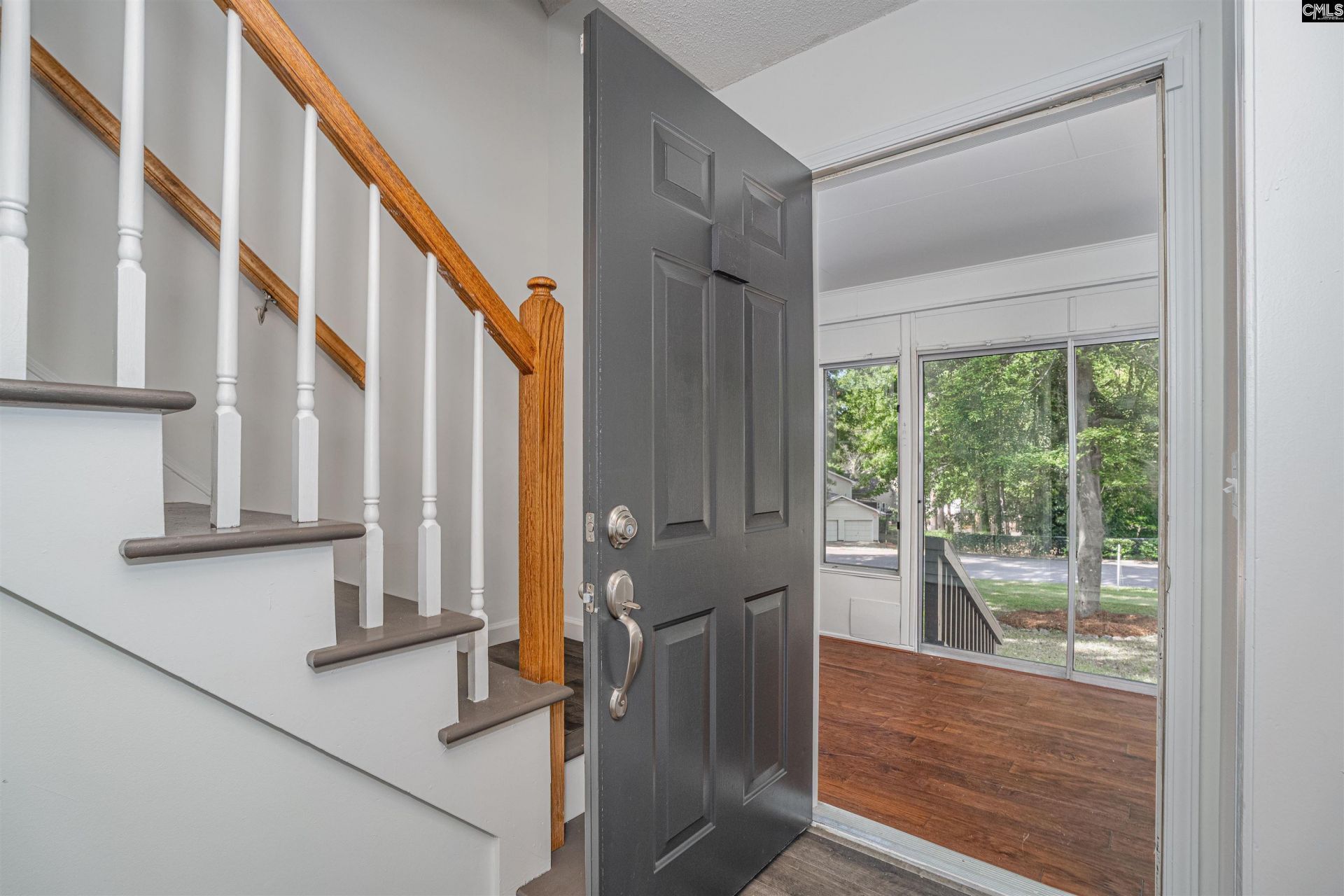 300 Rollingwood Drive  Photo 6